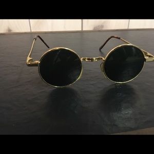 Vintage rounded glasses